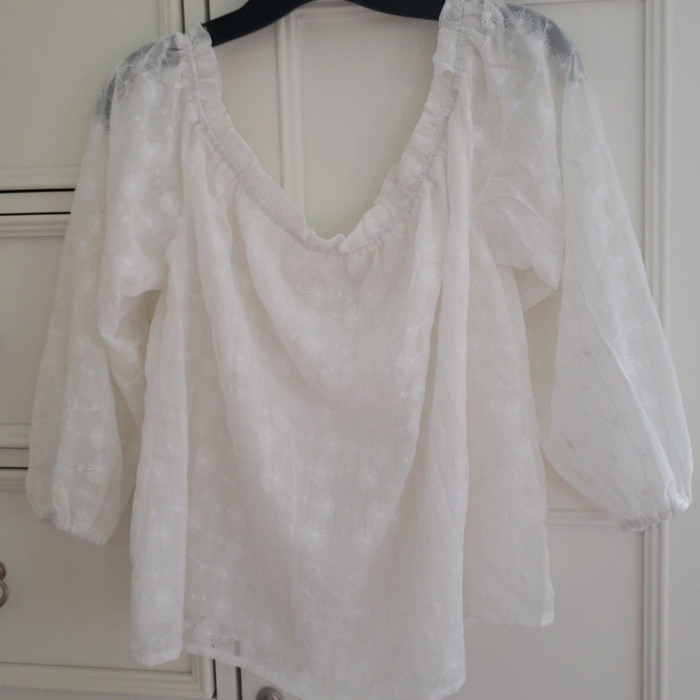 ๐ฉท Gorgeous Boho Off the Shoulder Top - Picture 7 of 7